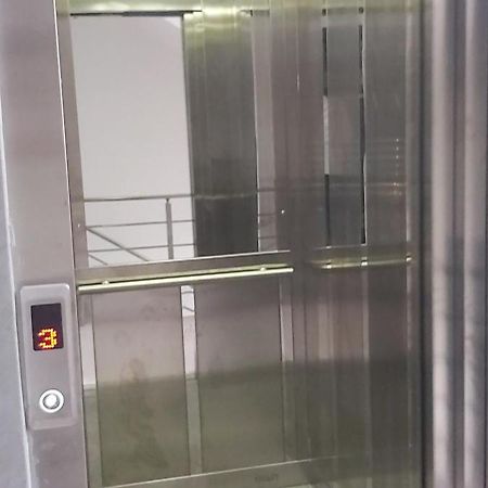 Apartament Mehmeti ウルツィニ エクステリア 写真