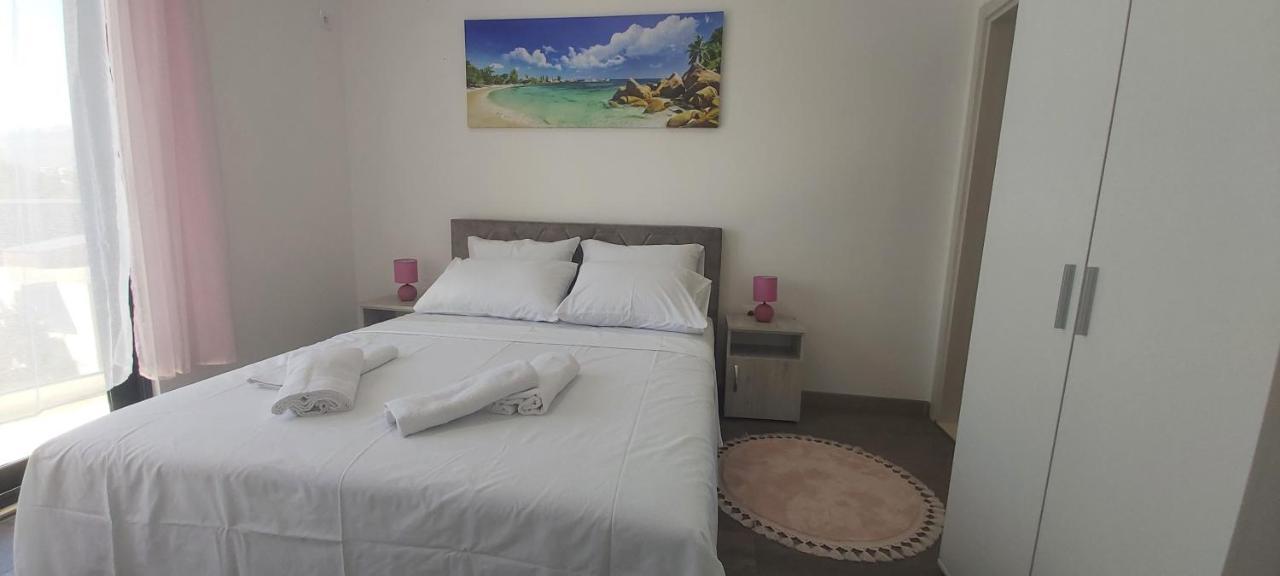 Apartament Mehmeti ウルツィニ エクステリア 写真