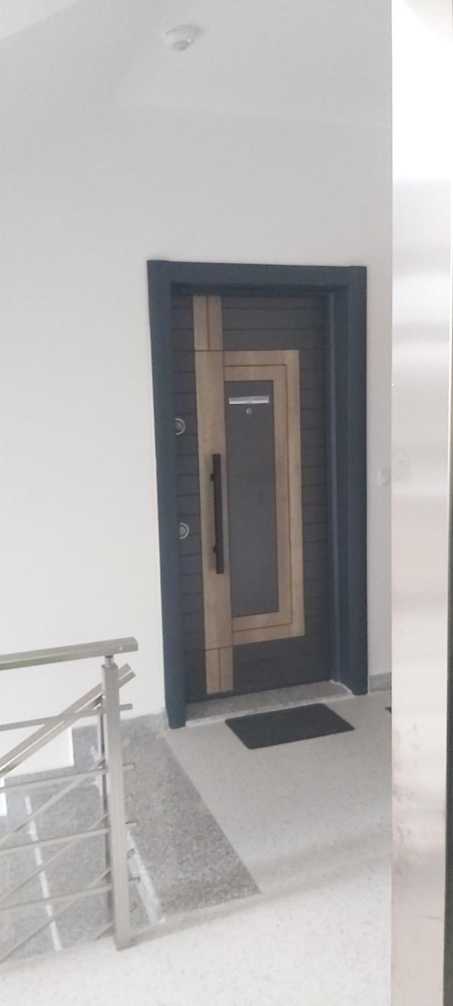 Apartament Mehmeti ウルツィニ エクステリア 写真