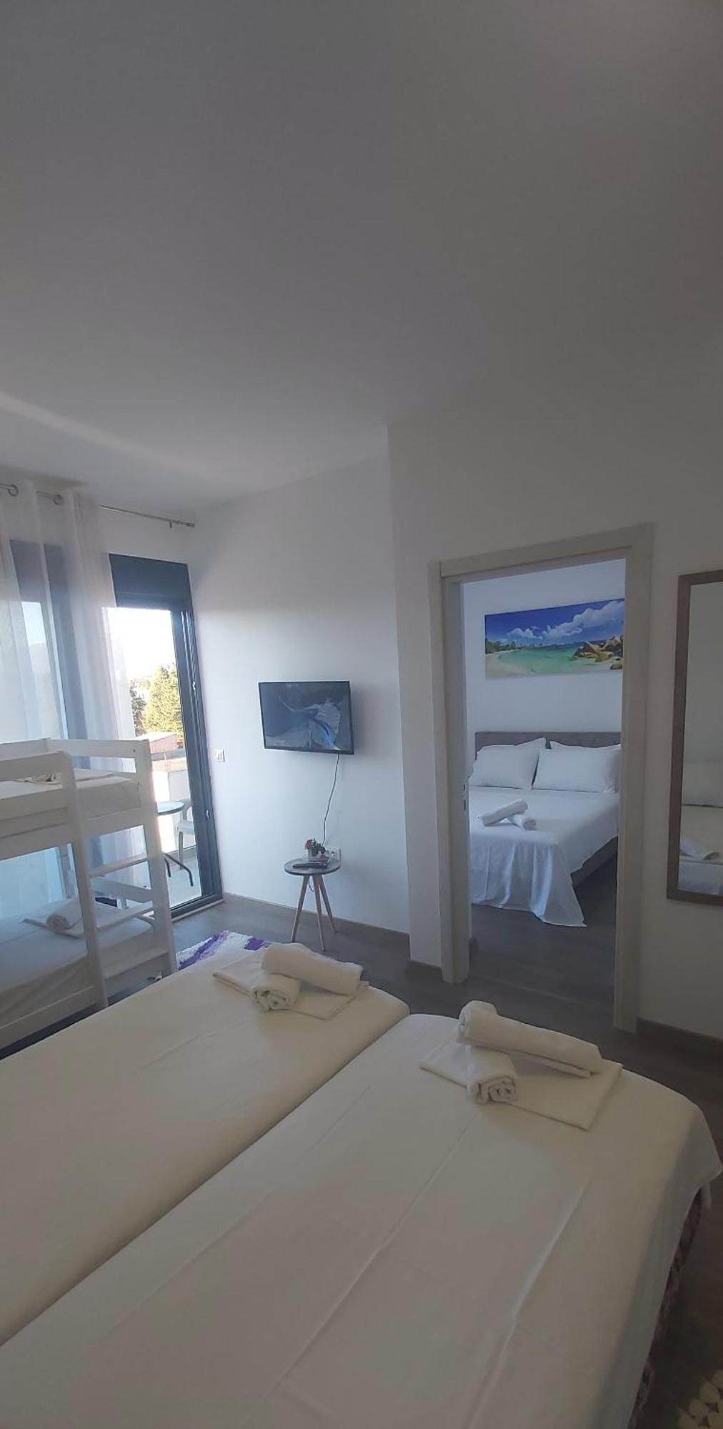 Apartament Mehmeti ウルツィニ エクステリア 写真