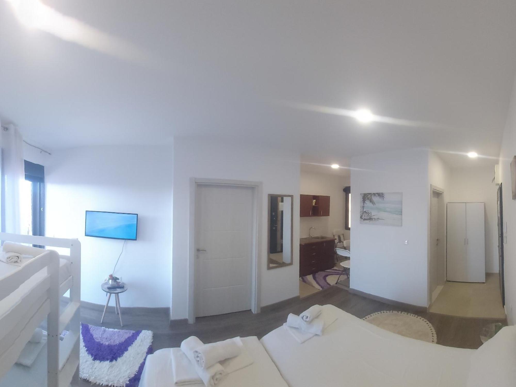 Apartament Mehmeti ウルツィニ エクステリア 写真
