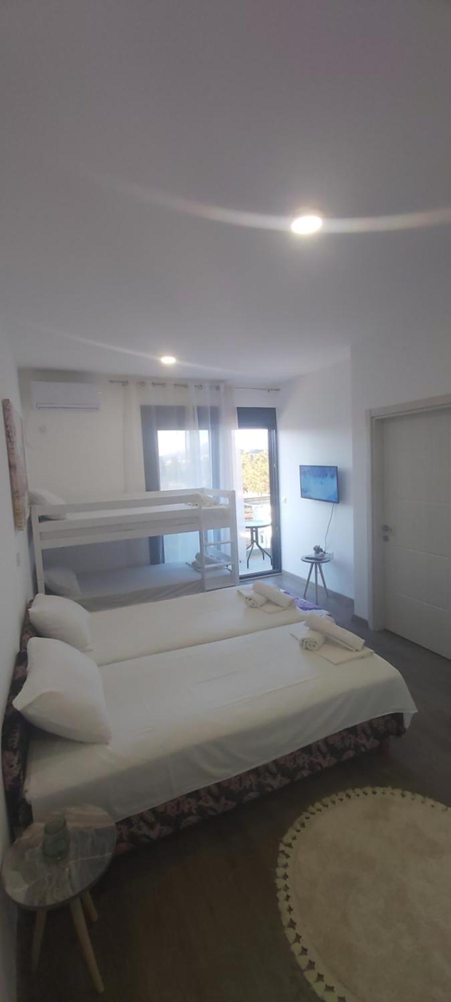 Apartament Mehmeti ウルツィニ エクステリア 写真
